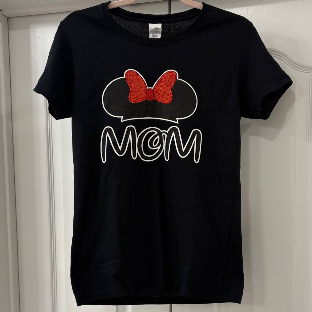 Disney Minnie Mouse Mom Black Shirt with Red Bow Design
